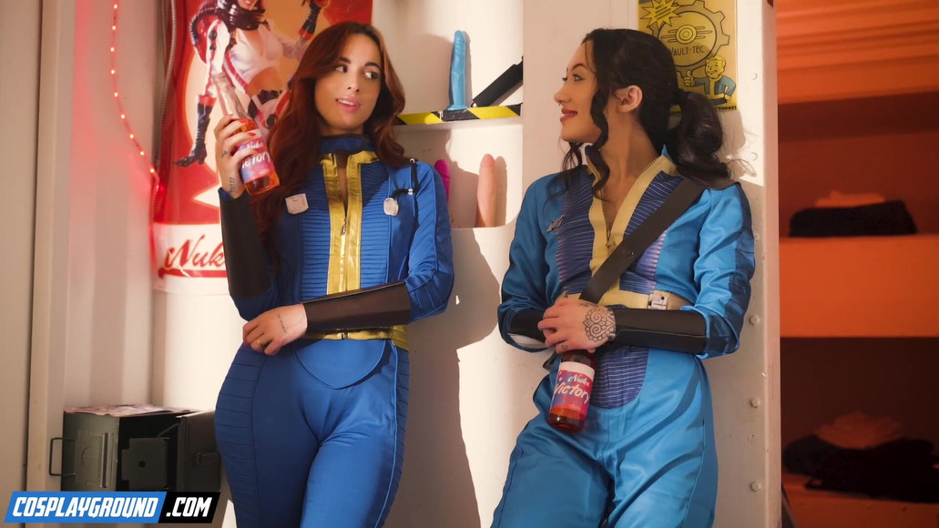Sage Hunter Makes Audrey Reid Cum in a Fallout Bunker – Fallout Porn Cosplay Parody